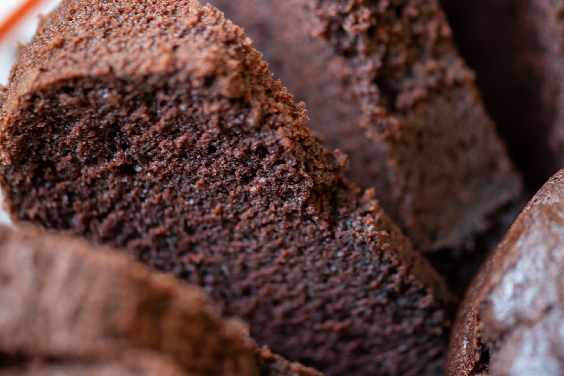 Przepis na proste i pyszne ciasto czekoladowe